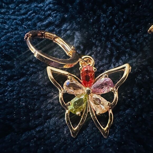 ☀️NEW☀️Gold Butterfly Earrings with Multicolor Gemstones - Picture 6 of 8